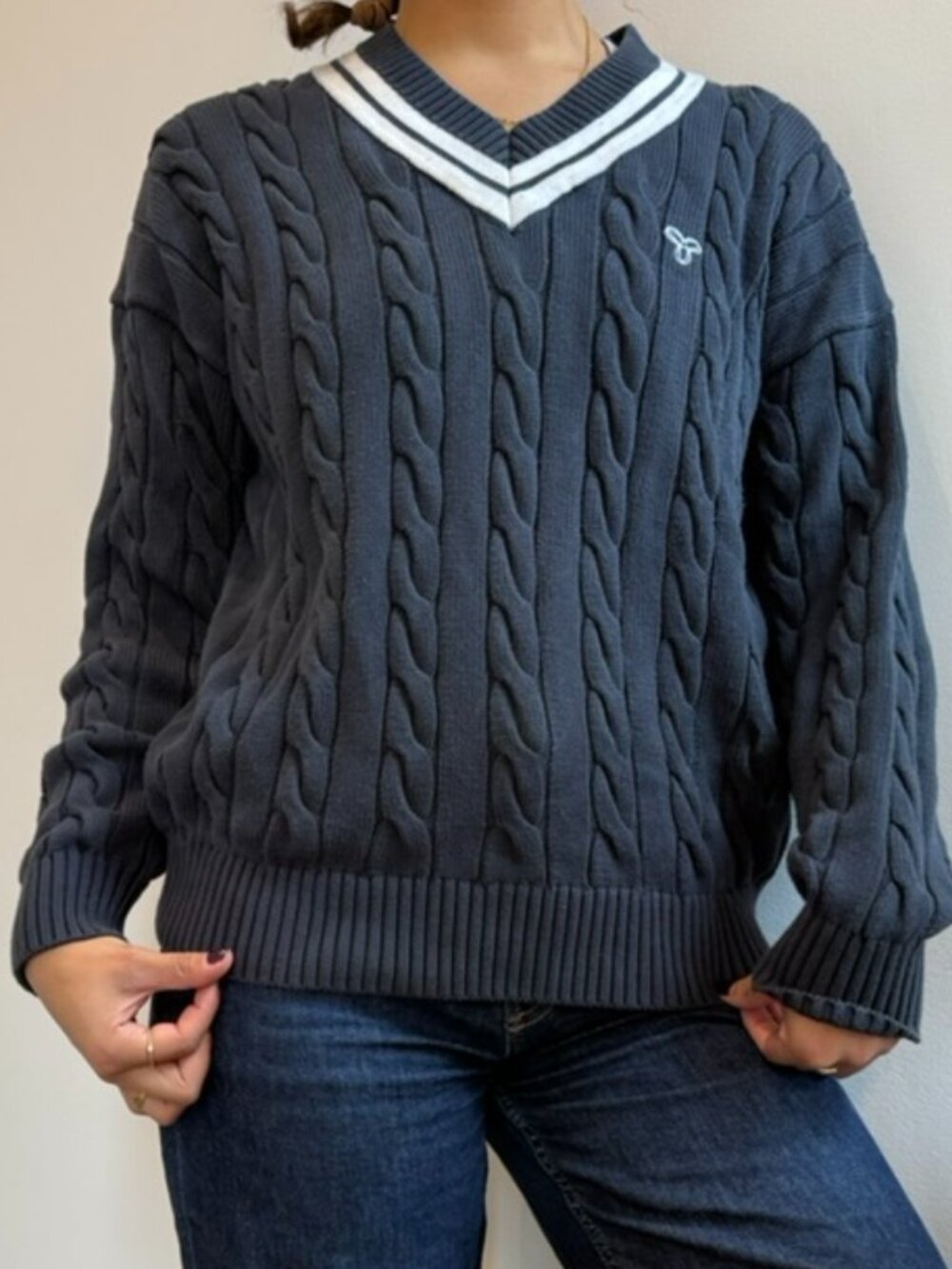Aritzia TNA V-Neck Pullover Sweater